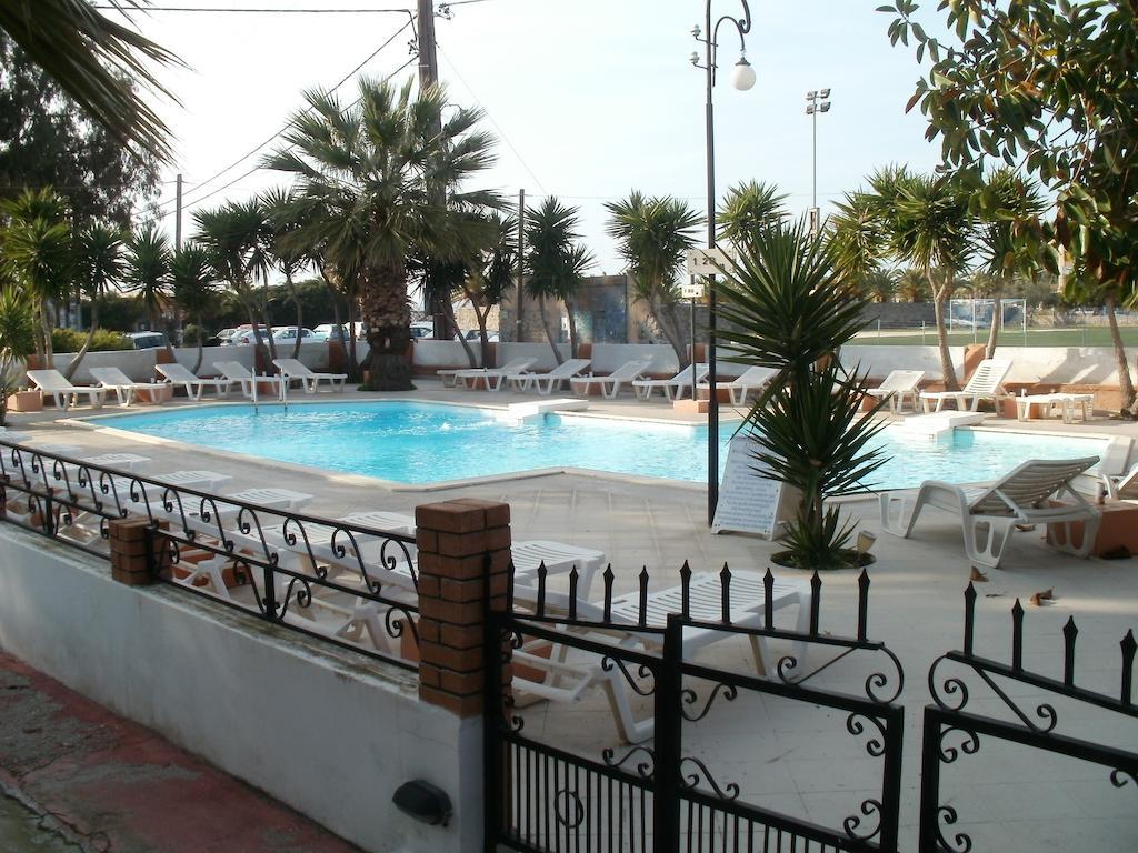 Miranta Hotel - Apartments & Studios Aegina Bagian luar foto