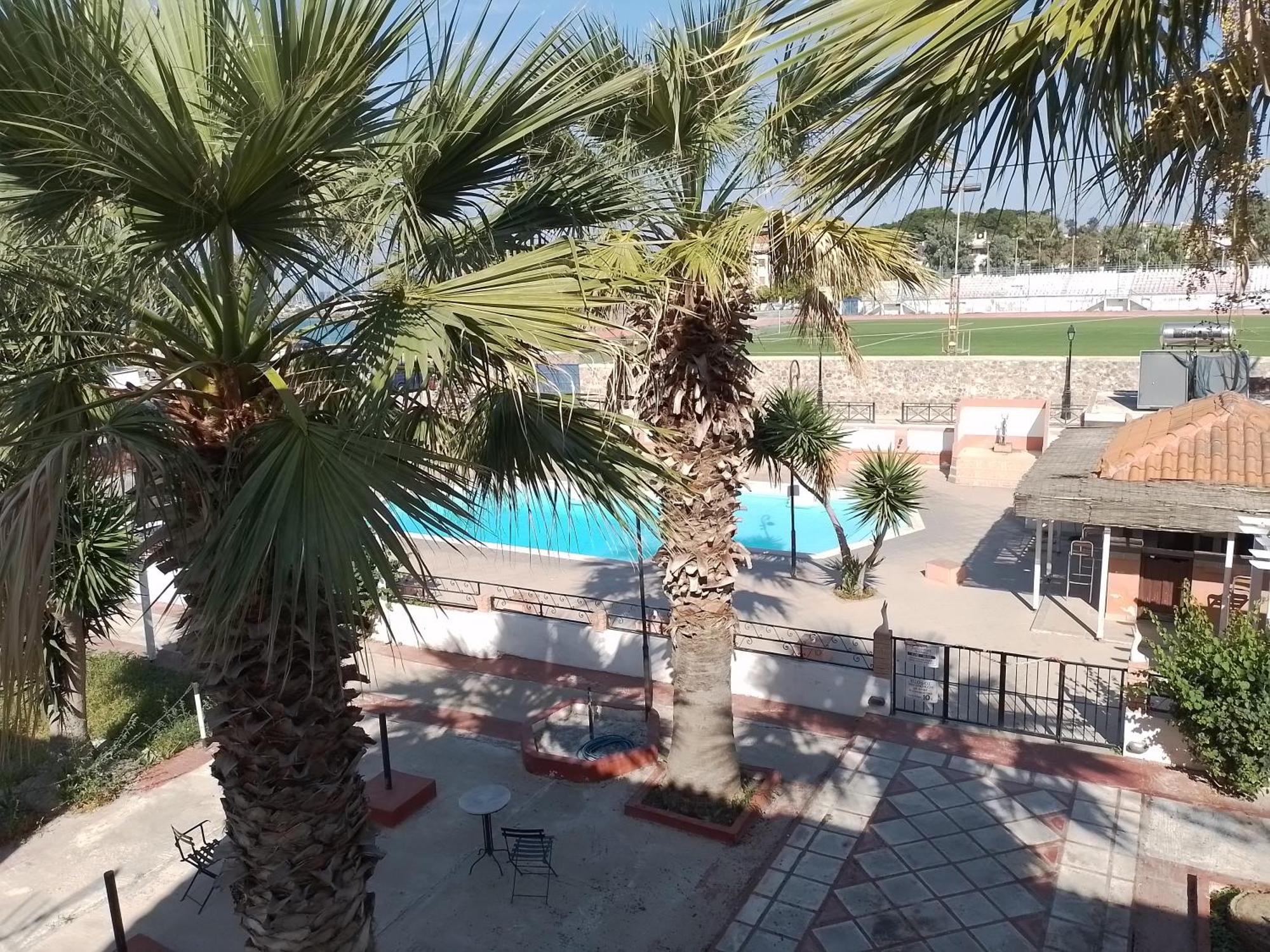 Miranta Hotel - Apartments & Studios Aegina Bagian luar foto