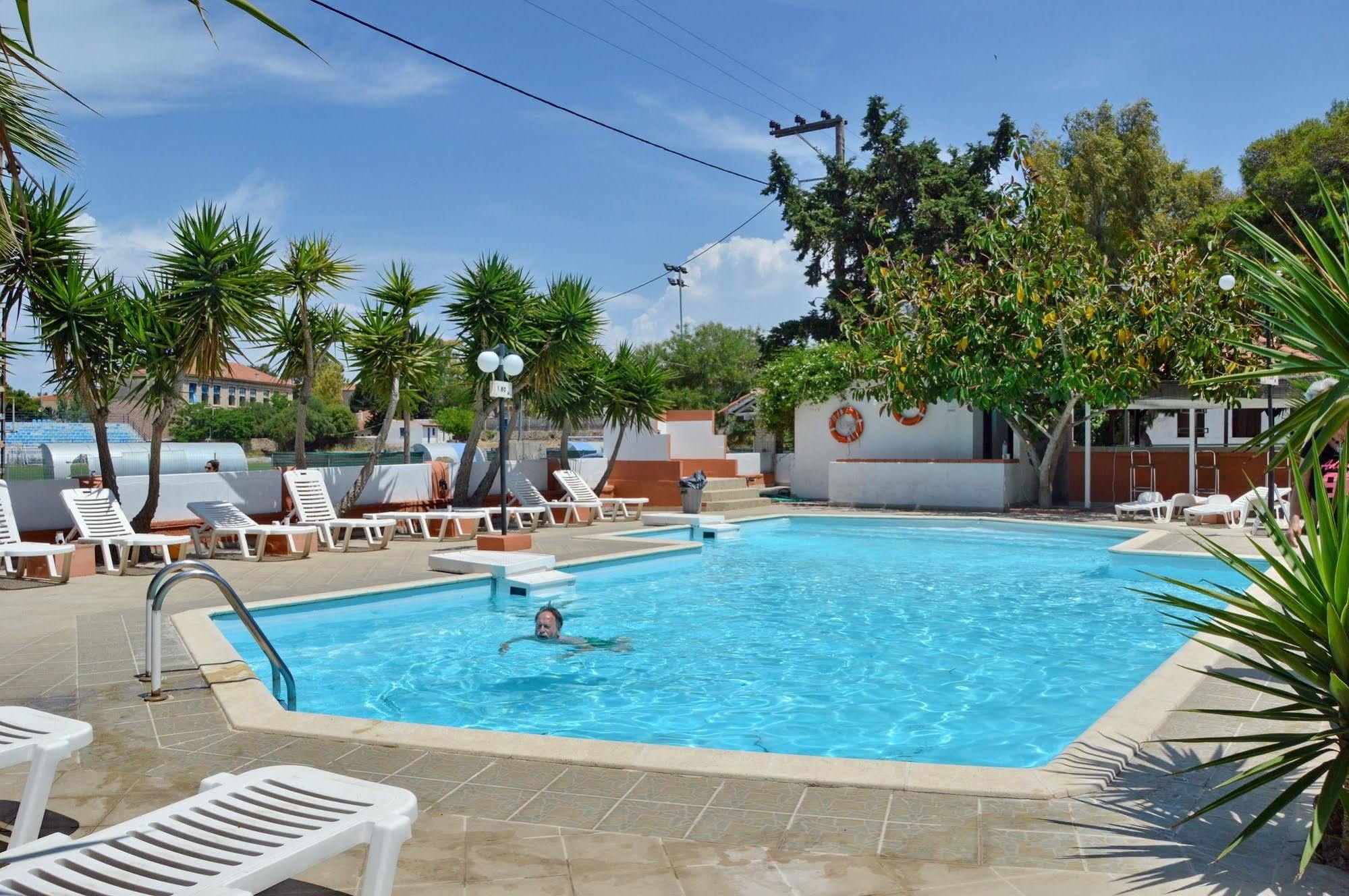 Miranta Hotel - Apartments & Studios Aegina Bagian luar foto
