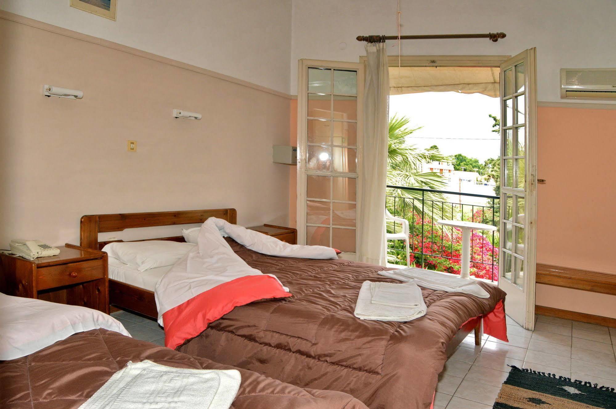 Miranta Hotel - Apartments & Studios Aegina Bagian luar foto